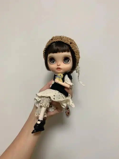 做成围裙 很百搭(手残如我就穿了根绳子随意固定)图二是我自制的拉绳