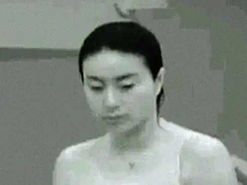 郭晶晶惨遭透视偷拍 霍启刚怒轰行为不能容忍