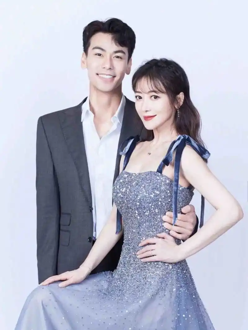 帅哥美女的婚纱照简直不要太好看 戴向宇和陈紫函在2016年领证结婚