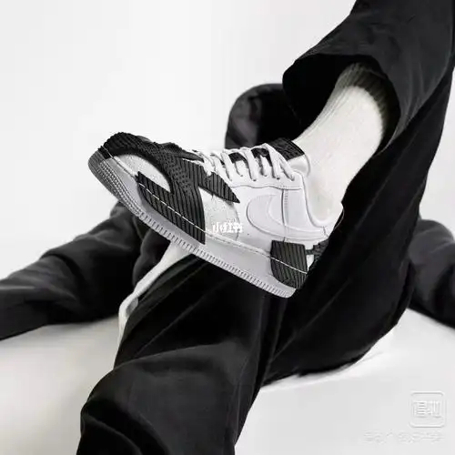 吴亦凡同款空军凯甲