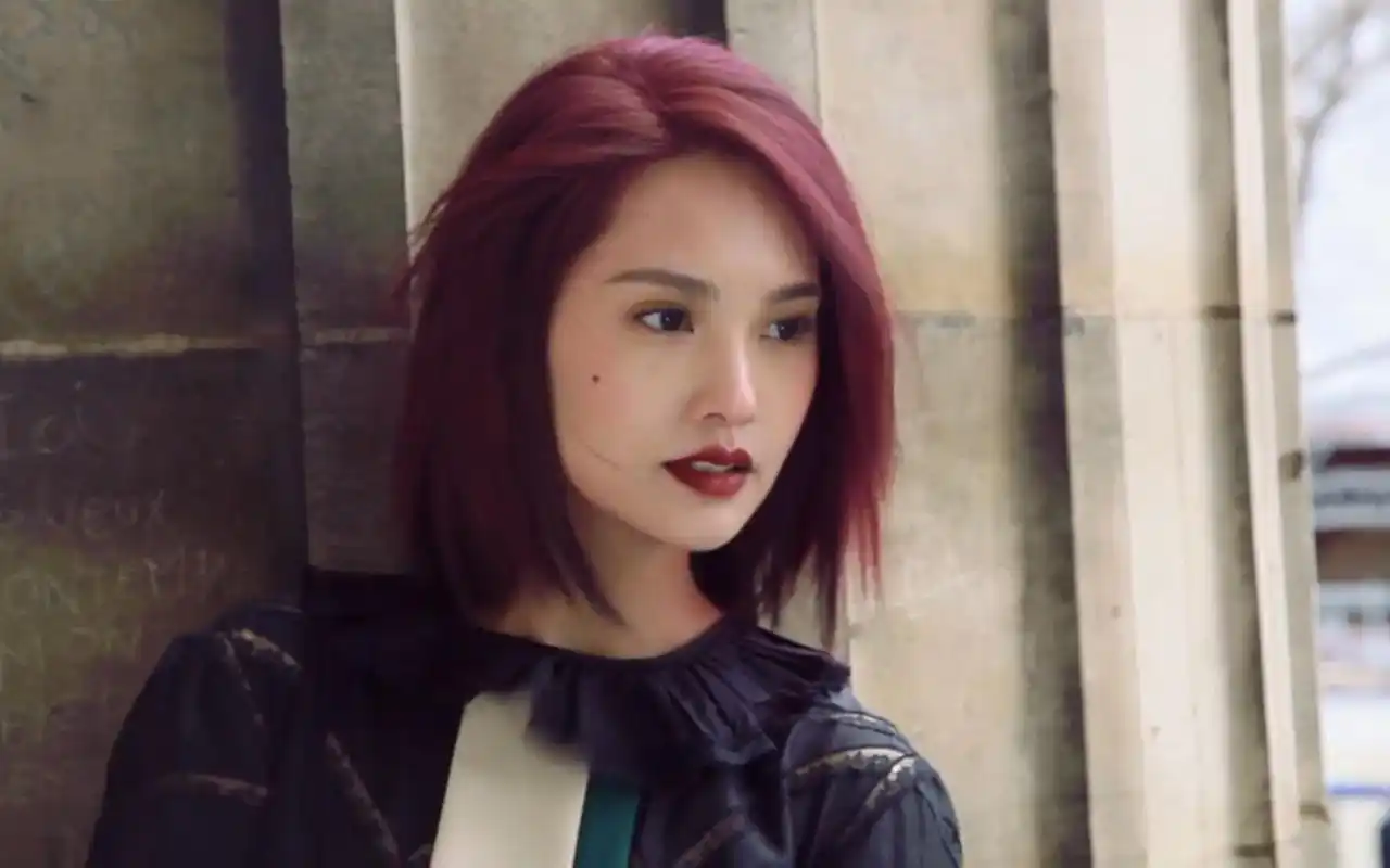 杨丞琳短发时尚写真图片桌面壁纸