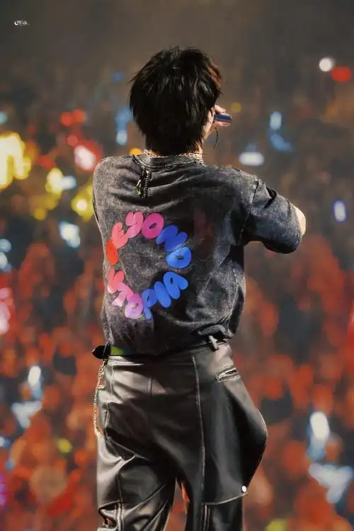 刘耀文叁重楼暨出道四周年演唱会