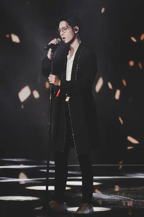 【肖战】20191116芭莎明星慈善夜