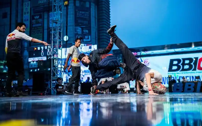 2018hustlefreeze中国天下布舞bboy花式街舞大赛