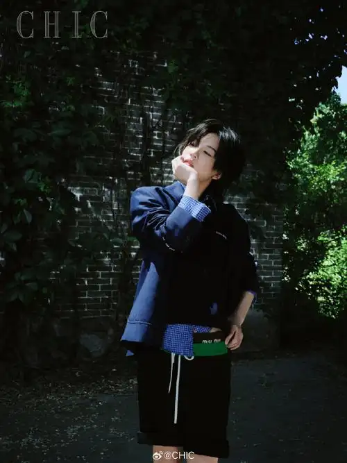 陆柯燃夏风绿野大片