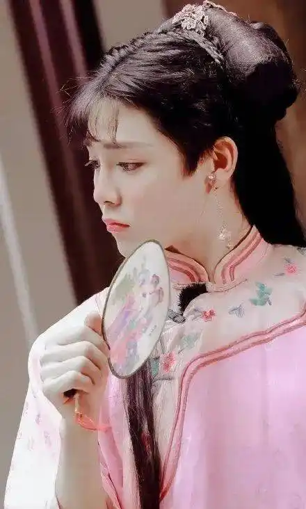 胡先煦女装扮相引发众人热议,他们平时很帅但"美"起来也很惊艳!