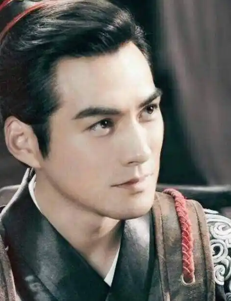 6位古装美男,境遇大不同,有的毁容,有的依旧单身_胡歌_乔振宇_严屹宽