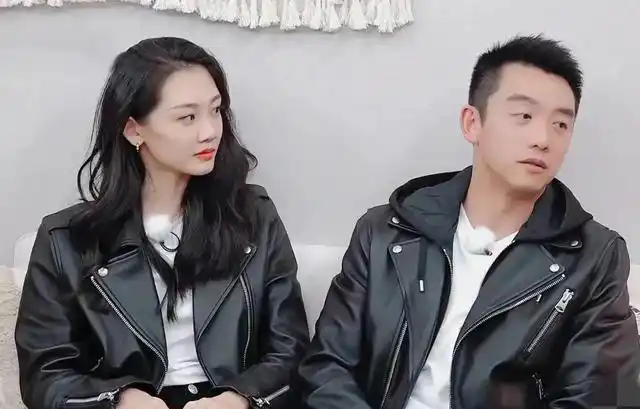 郑恺苗苗穿情侣装录《妻子6》太甜了,都穿黑色皮衣,又帅又美!