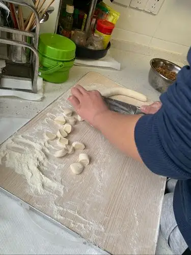 183203段炼的寒假家庭作业～包饺子