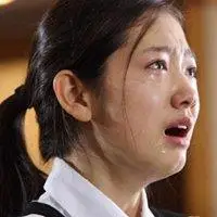 掉眼泪的图片女生头像撕心裂肺_微信头像图片大全
