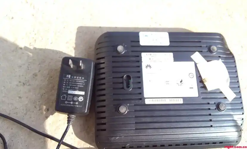 9成新华为eponhg8240全千兆电信光猫