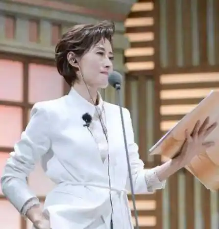 刘敏涛:31岁嫁入豪门,却遭遇老公冷落7年,分手后为何突然翻红_常乐