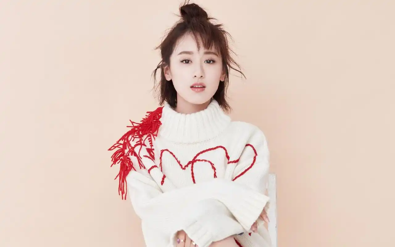 袁冰妍鬼马俏皮时尚写真图片高清壁纸