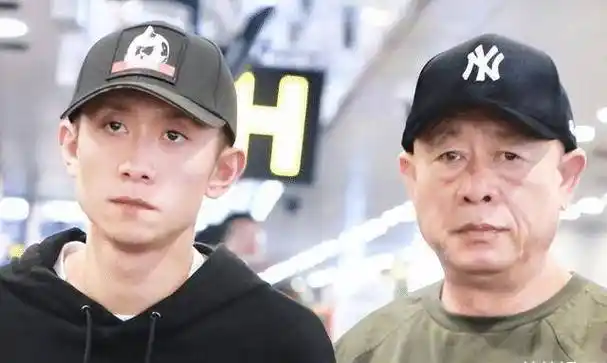 一文看懂张一山的成长史,他绝对值得信任,看看他和韩红的关系就知道了