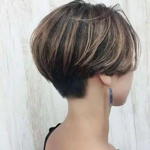 如果是这样那你剪短发估计是很难如意,可以剪半盖耳但绝对不能剪露或