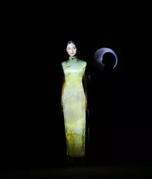 "锦绣江南·旗袍秀非遗"活动在中国丝绸博物馆举行