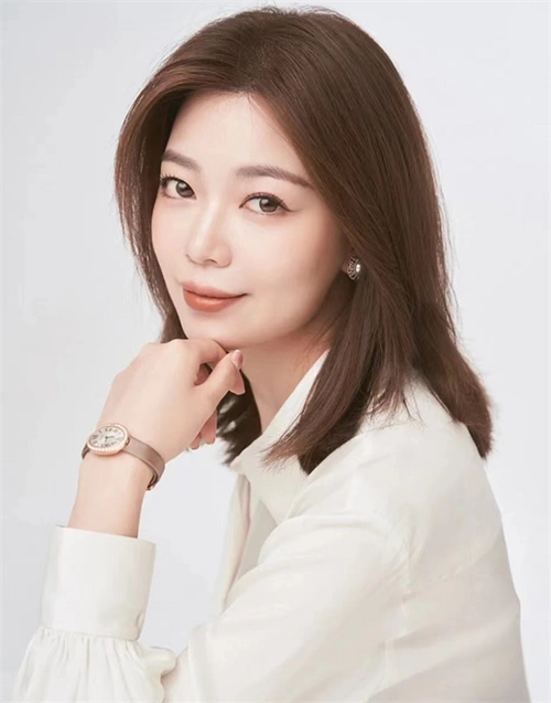 职业女生必备发型 干净利落形象照_职场发型 - 美发站