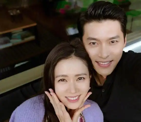 孙艺珍玄彬儿子首露面一岁萌娃走路稳如飞身高惊人妈妈直呼抱