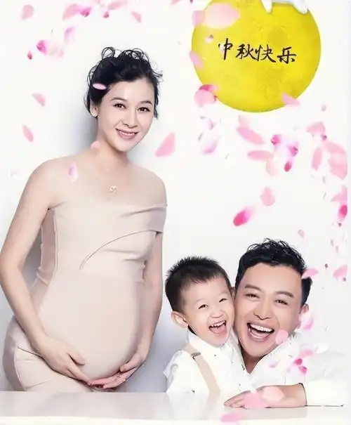 2017年11月,甄锡二胎生了个女儿,夫妻二人坐拥一儿一女的幸福,成了