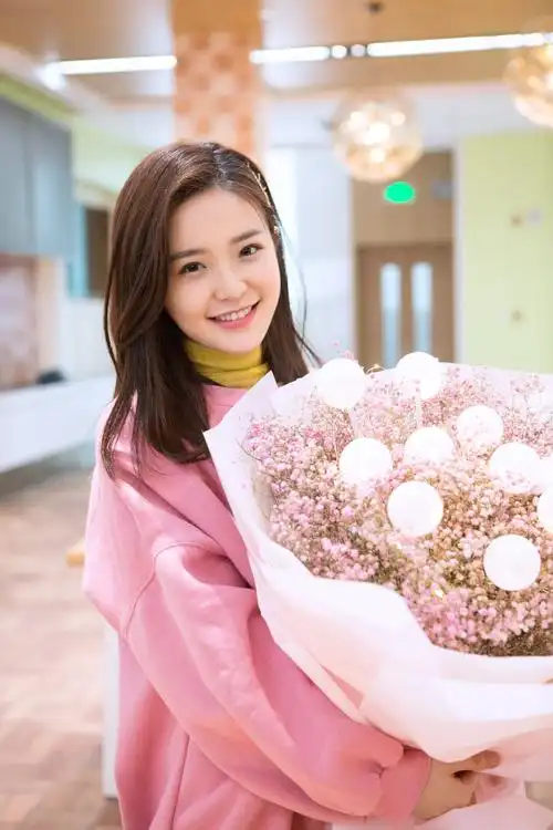 糖果少女金雯昕今年夏天最甜女演员出现了