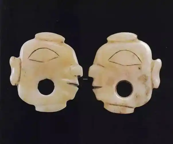 陕北和晋南的龙山时代玉器:以石峁,碧村和陶寺为例