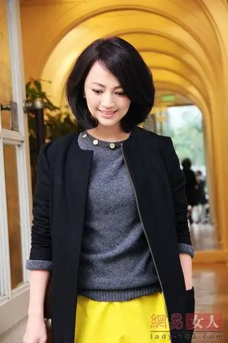 罗海琼最新街拍优雅示范入冬look(图)