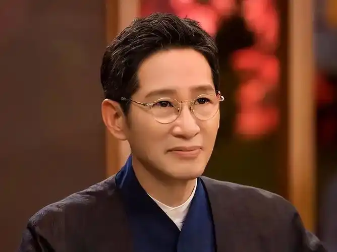 王劲松:一路走得苦!有戏演就对,如今没儿没女依旧很幸福