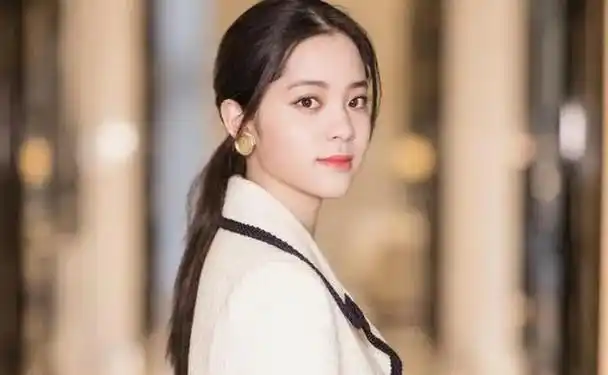 花费万元买空气,两字书法买千元,这6位明星是来"抢钱"