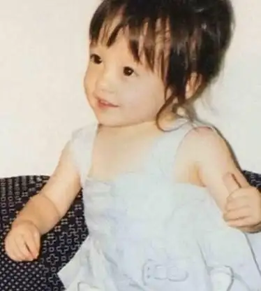 原来鞠婧祎小时候是这样的长大后居然这么美