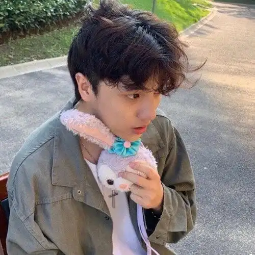 帅哥真人真实生活头像,男生头像图片-回车桌面