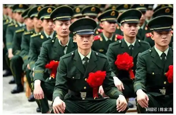 致敬光荣退伍的军人们部队永远是你温暖的家