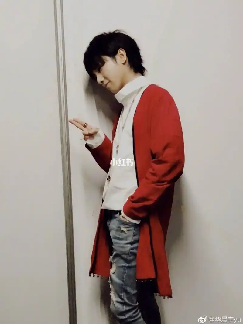 大哥无处不在的火星手势3