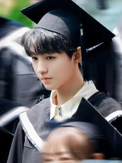 毕业答辩参加了,毕业大戏也参加了哦#王俊凯  #人间理想王俊凯