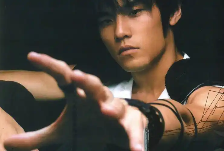 周杰伦 八度空间中随专辑附赠的一些写真