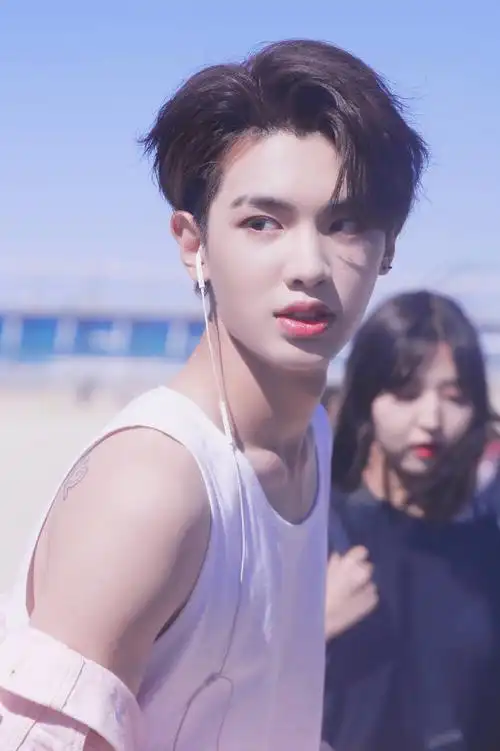 黄明昊justin - 堆糖,美图壁纸兴趣社区