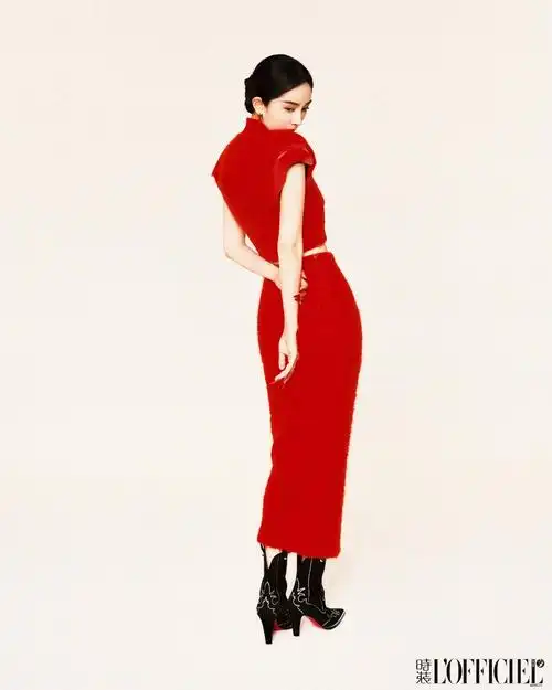 杨幂时装十月封面,东方韵味十足,时尚感和松弛感表现的很很好