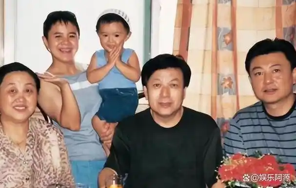 央视主播王宁,幸福生活有心酸,把老婆当女儿宠,对女儿心中有愧