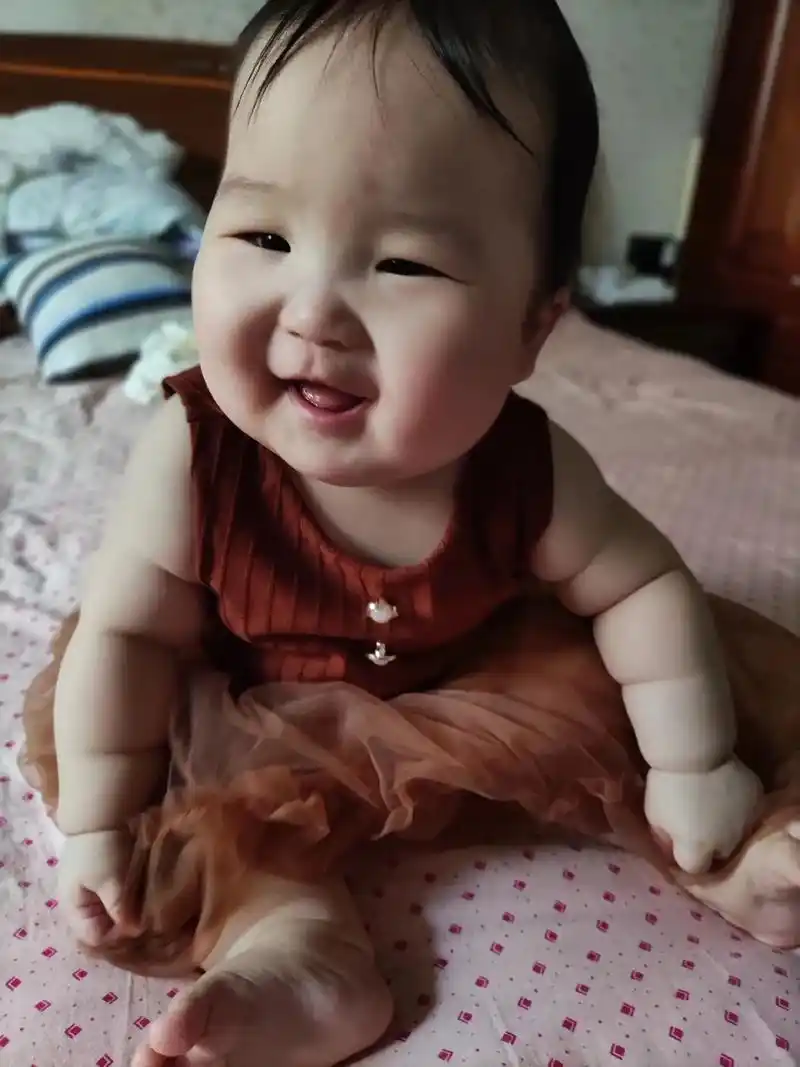 这么美的照片配这么炙热的歌#治愈系笑容 #爱笑的宝宝很可爱  - 抖音