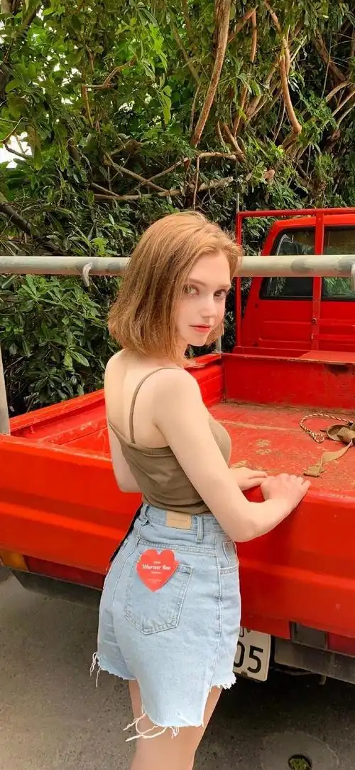 高颜值欧美美女壁纸 chlose 高清壁纸无水印 - 欧美高级感壁纸 - 实验