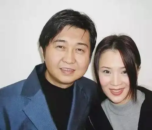 杨钰莹怒斥任静你太不地道了咱姐妹合照把你老公带来干嘛