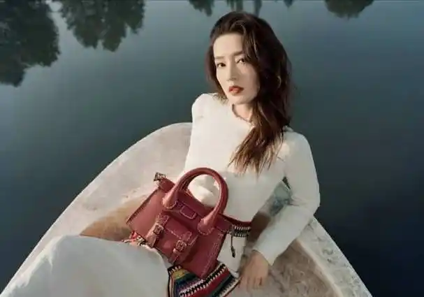 李沁受邓伦事件影响!工作室无奈公开纳税信息,李沁或因此被争抢