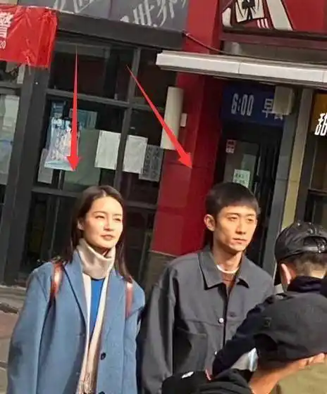 原创偶遇李沁张一山拍戏路人视角下身高引热议确定相差10公分