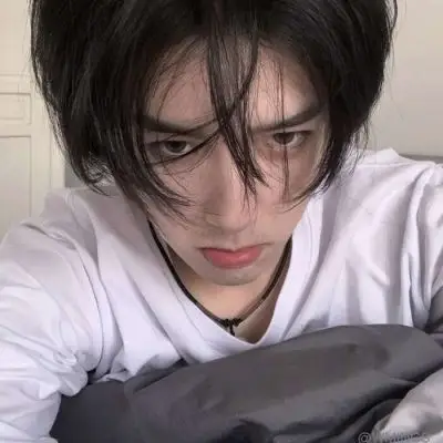 宋知意/个性高冷成熟拽酷真人男_男生头像_我要个性网