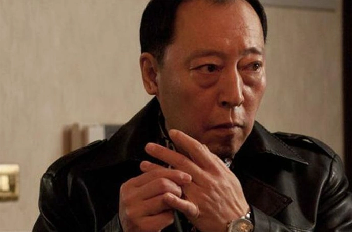 倪大红年轻时有多帅?24岁颜值不输小鲜肉,p掉眼袋堪比吴彦祖!