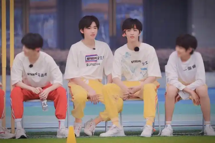 运动会/文轩/运动会/刘耀文/宋亚轩/刘耀文壁纸/宋亚轩壁纸/文轩壁纸