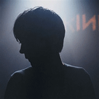 伤感男生闪动头像像 qq男生闪动伤感头像