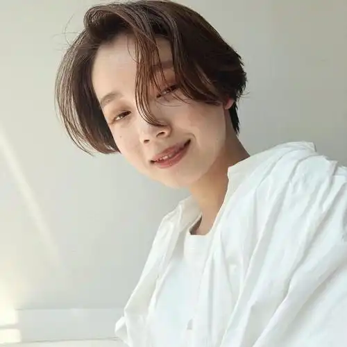 30岁以后的女生剪的短发优雅又有气质