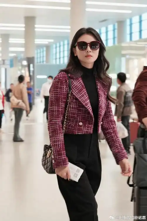 刘涛冬日小香风出发长沙##刘涛出发机场路透
