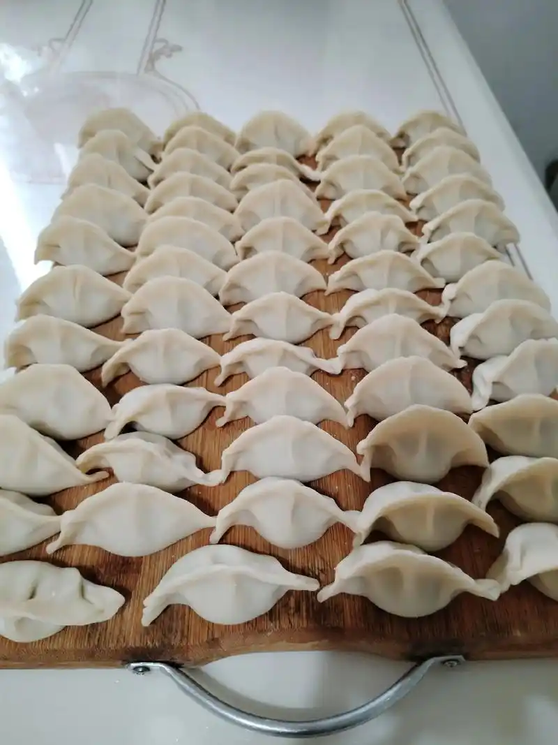 简单又好吃的饺子,纯手工水饺,同城的哥哥姐姐们可以预订哈,晚 - 抖音