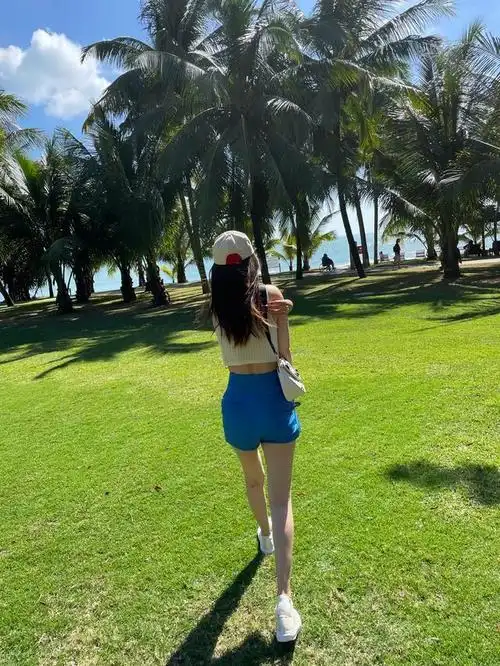 李沁沙滩蹲坐图片,李沁沙滩蹲在哪一期-天晟网